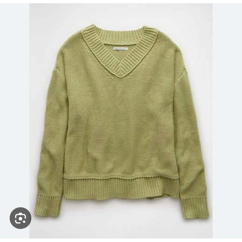 American Eagle Long Weekend V Neck Sweater!